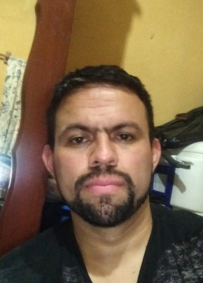 Alejandro Cabrer, 33, República de Guatemala, Nueva Guatemala de la Asunción
