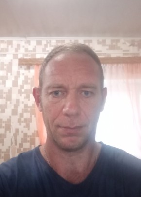 Денис из Пугачева 43 года
