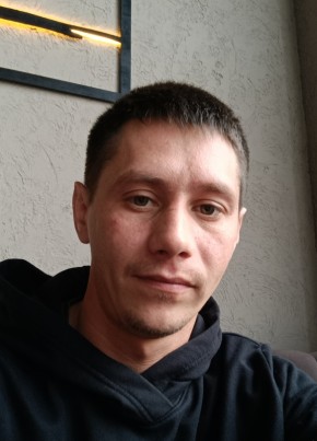 Андрей из Красного Луча 18 лет