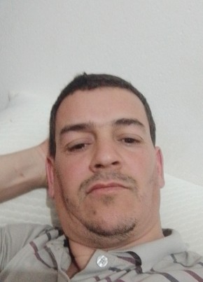 Ouali, 37, People’s Democratic Republic of Algeria, Azazga