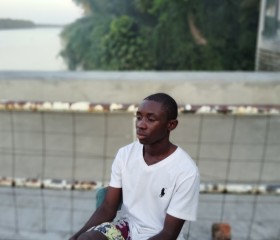 Christian, 24, Douala