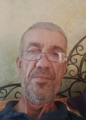 Денис из Новотроицка 46 лет