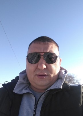 Артур, 38, Россия, Саратов