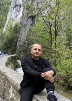 Serghei T из دبي 44 года