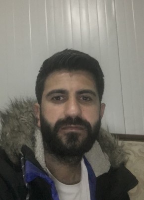 Emir, 30, Turkey, Istanbul