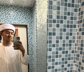 ABANG, 18, Yaring