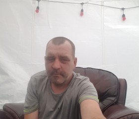 Elvis, 40, Leicester