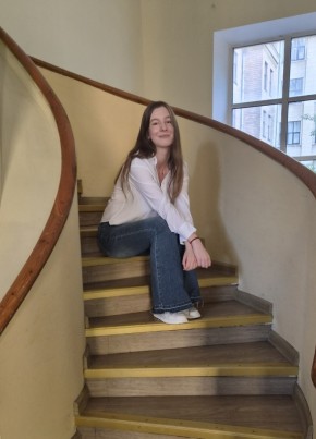 Нина из Москвы 18 лет