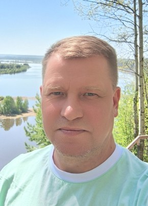 Михаил из Екатеринбурга 45 лет