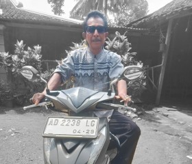 Agus, 49, Surakarta