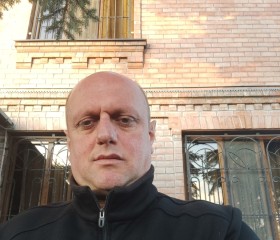 Armen Khechumyan, 52, Moscow