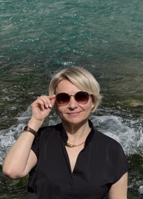 Helen из Milano 48 лет