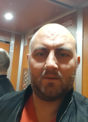 Catalin, 46, Romania, București