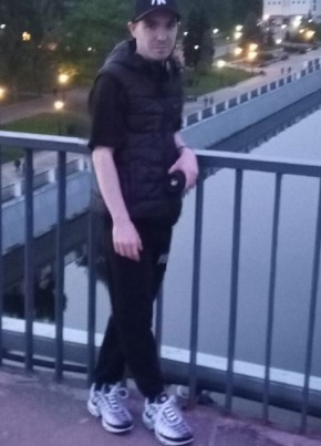 Maksim, 22, Belarus, Gomel