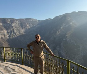 Edvard Kazaryan, 53, Tbilisi