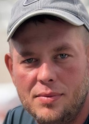 Михаил Ишков из Ноглики 33 года