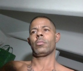 Vladimir, 40, Havana