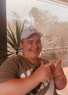 Bobby Naumoski, 47, Australia, Wollongong