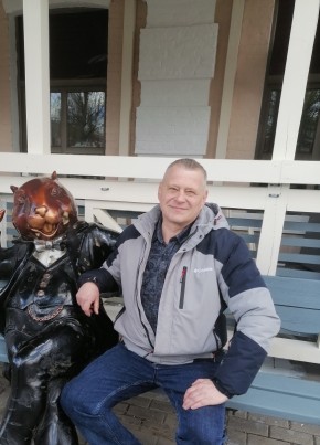 Виталий из Берасьце 54 года