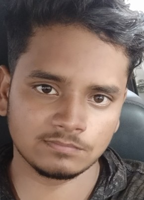 Munabbar, 18, India, Serilingampalle