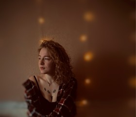 Aleksandra, 21, Yekaterinburg