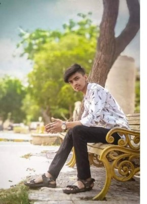 Mustafa, 22, Pakistan, Karachi