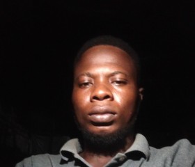 John, 29, Lome