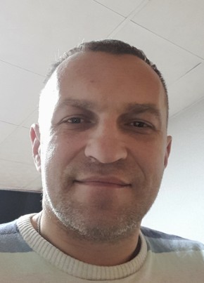Юрий из Москвы 44 года
