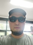 Urmat Toksombaev, 36, Moscow