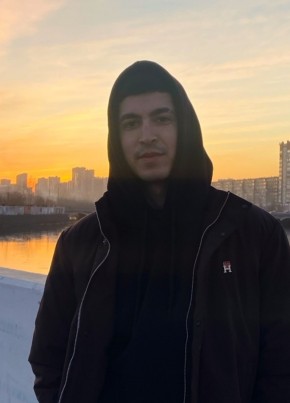 Мухамад из Челябинска 22 года