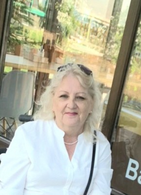 Лора, 62, Россия, Санкт-Петербург