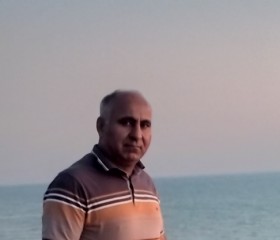 Hassan, 48, London