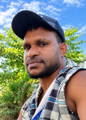 Paul из Port Moresby 27 лет