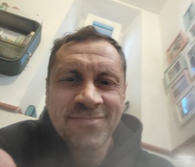 Luigi, 46, Livorno