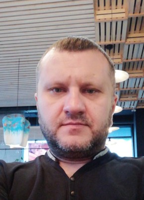 Анатолий из Зубова Поляны 44 года