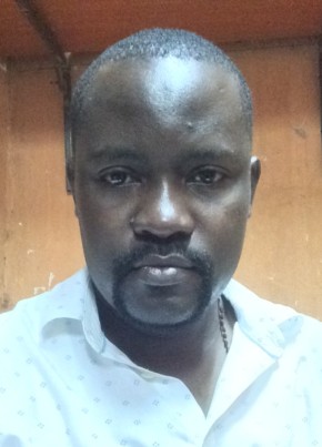 nesco, 40, Uganda, Kampala