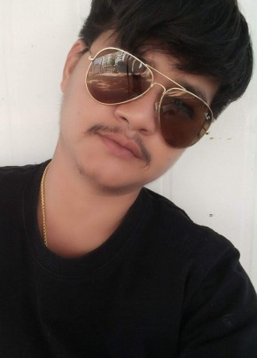 AumAphichit, 33, Palestine, Gaza