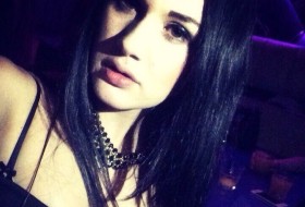 kristy, 31 - Just Me