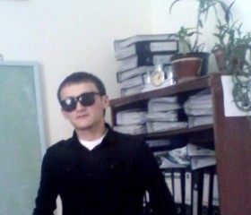 Денис, 33 года, Москва