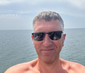 Igor, 58, Moscow