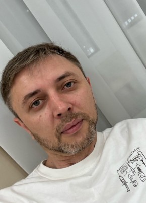Роман из Москвы 44 года