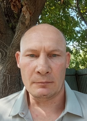 Денис Кузьмин из Бишкека 46 лет