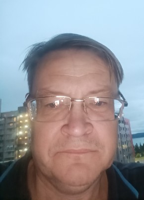 Саша.