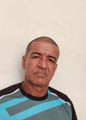 Roberto из Simão Dias 53 года