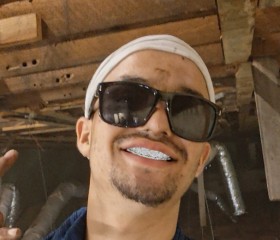 Alex, 19, Dallas