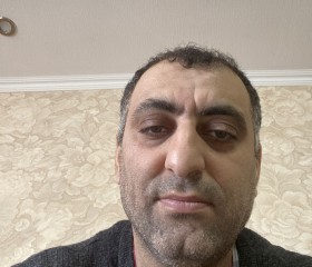 Robert Ayriyan, 38, Frankfurt am Main