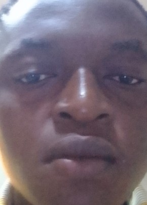 Petmbo telesfor из Douala 22 года