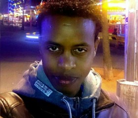 bros, 30, Vienna