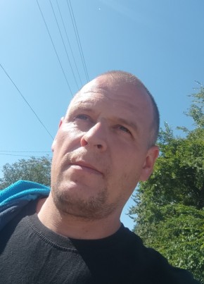 Андрей из Кропоткина 42 года