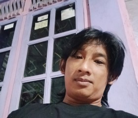 Benz, 42, Semarang